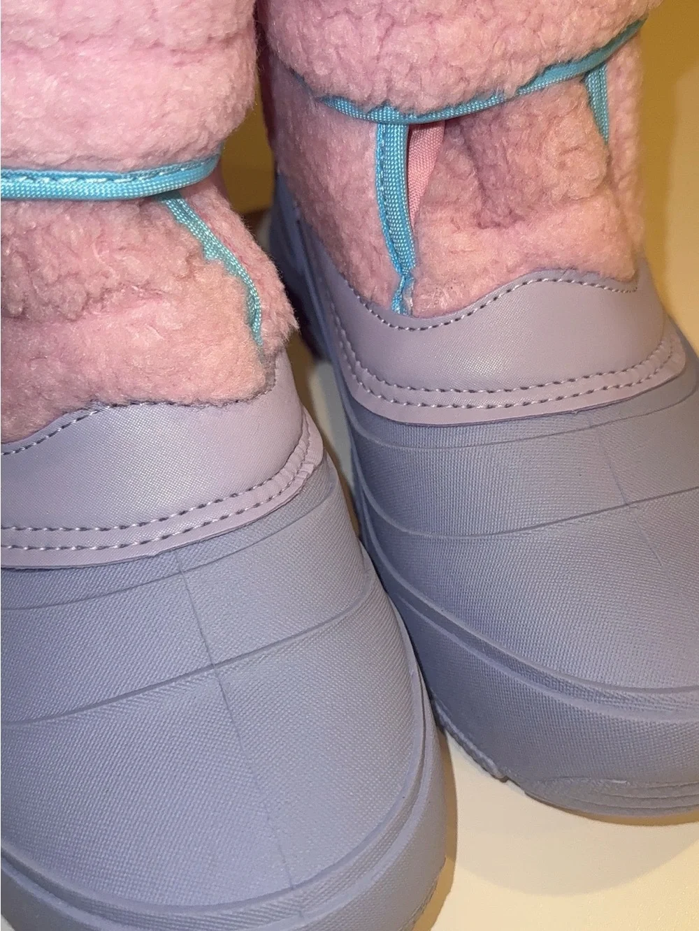 Ozark Trail Girls Pink Lavender Waterproof Winter Snow Boots Size 4